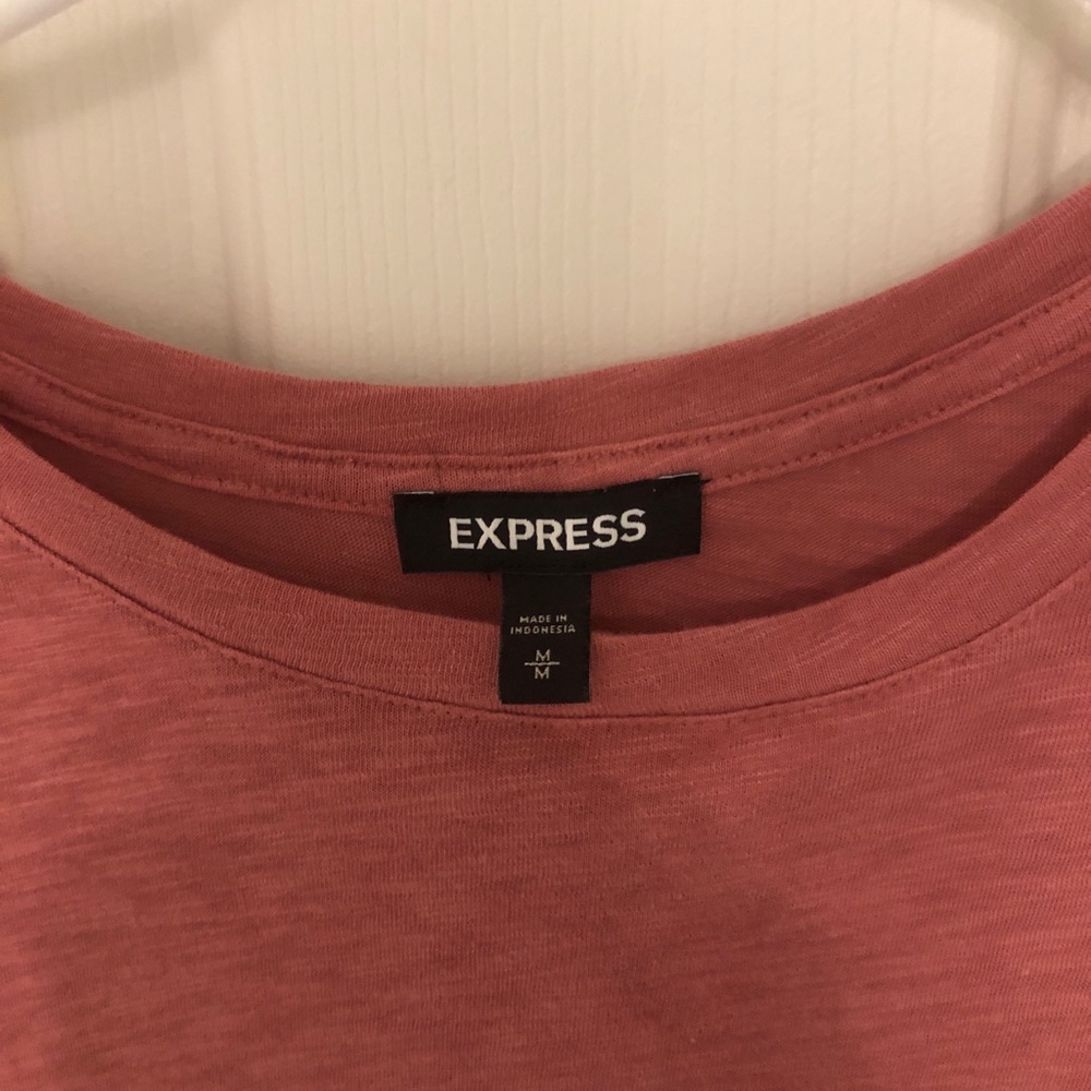Express NWOT peach ruffle top size M - Picture 2 of 2
